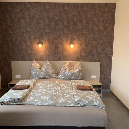 שיופוק Balaton Apartmanhaz מראה חיצוני תמונה