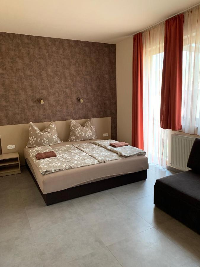 שיופוק Balaton Apartmanhaz מראה חיצוני תמונה