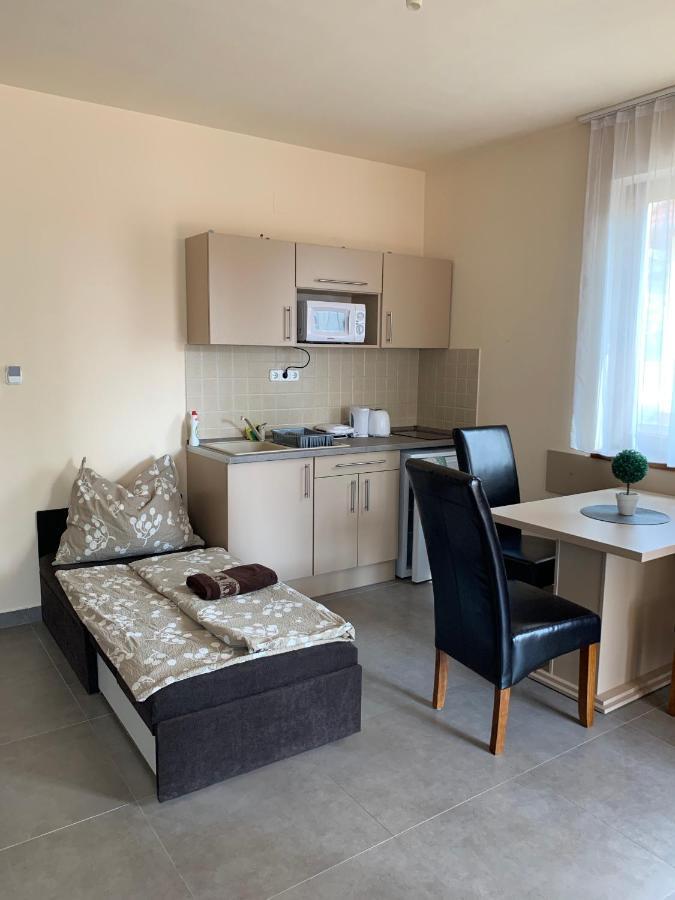 שיופוק Balaton Apartmanhaz מראה חיצוני תמונה