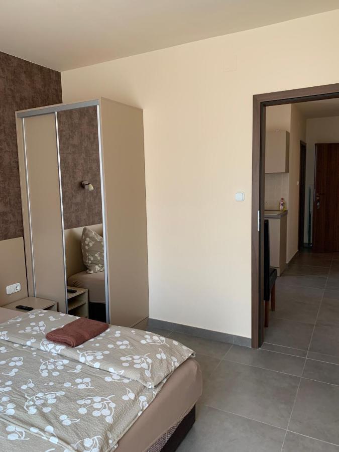שיופוק Balaton Apartmanhaz מראה חיצוני תמונה