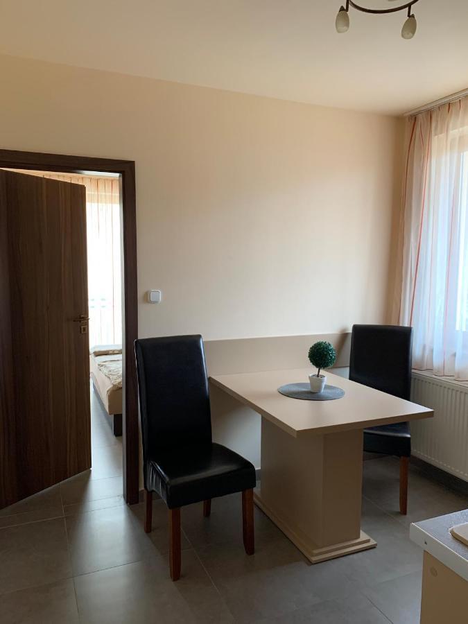 שיופוק Balaton Apartmanhaz מראה חיצוני תמונה