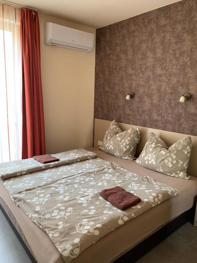 שיופוק Balaton Apartmanhaz מראה חיצוני תמונה