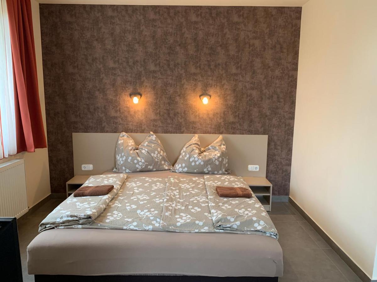 שיופוק Balaton Apartmanhaz מראה חיצוני תמונה