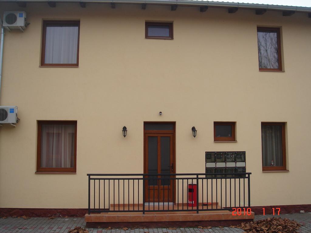 שיופוק Balaton Apartmanhaz מראה חיצוני תמונה