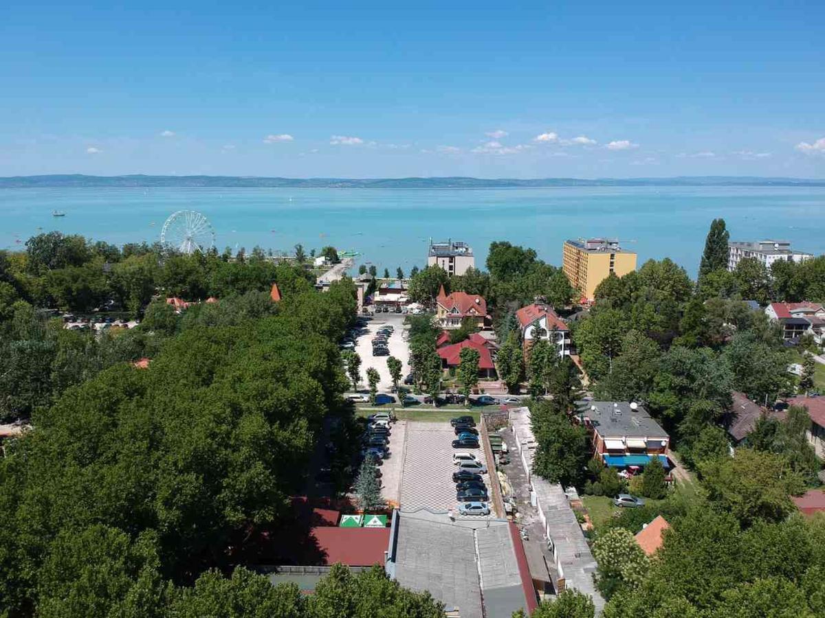 שיופוק Balaton Apartmanhaz מראה חיצוני תמונה